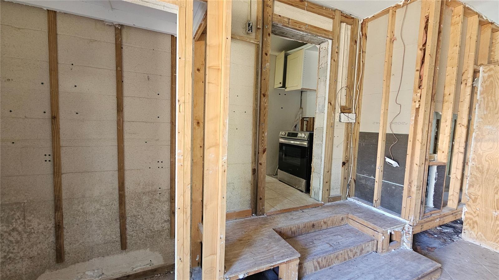 208 48TH AVE N, ST PETERSBURG, FL, 33703