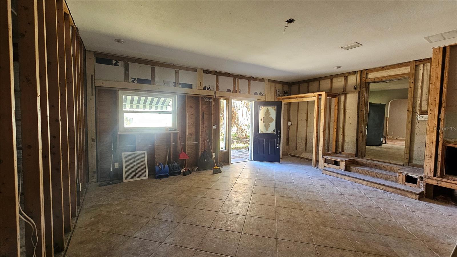 208 48TH AVE N, ST PETERSBURG, FL, 33703