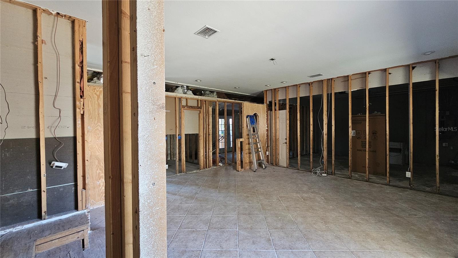 208 48TH AVE N, ST PETERSBURG, FL, 33703