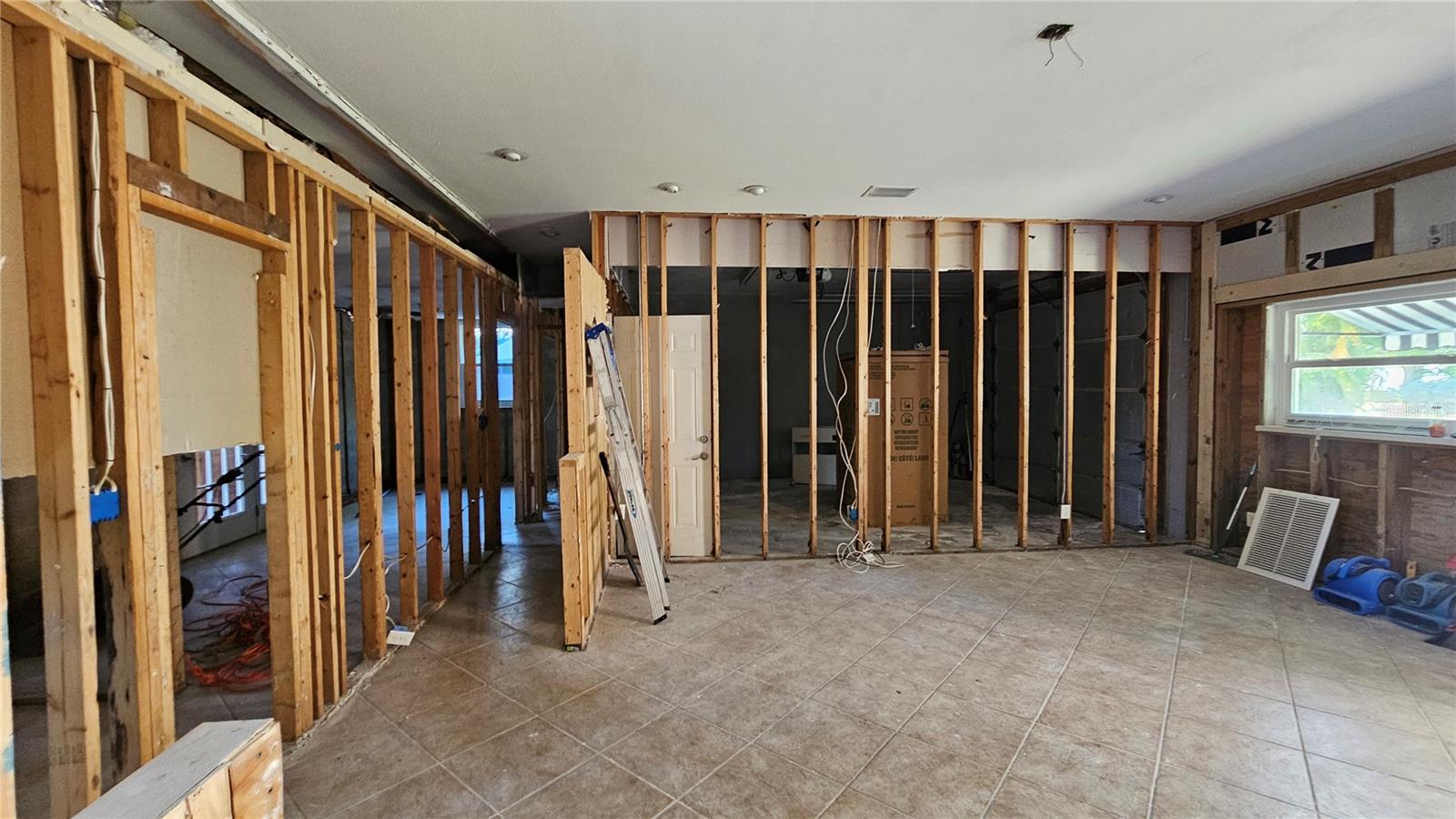 208 48TH AVE N, ST PETERSBURG, FL, 33703