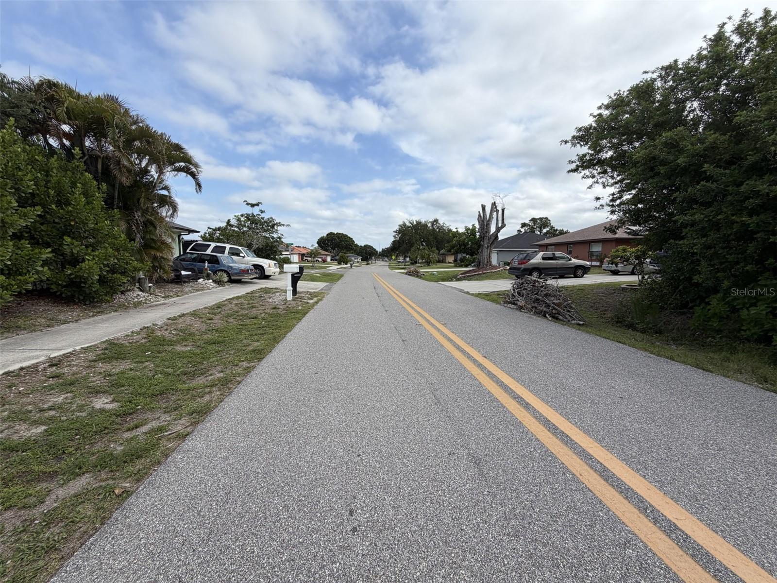 1352 ABALOM ST, PORT CHARLOTTE, FL, 33980