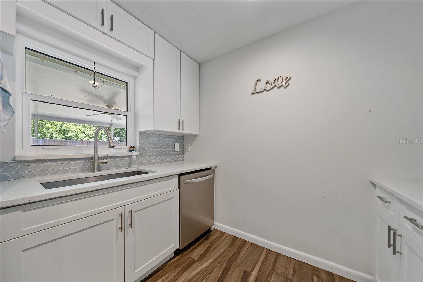 3247 WOODMONT DR, SARASOTA, FL, 34232