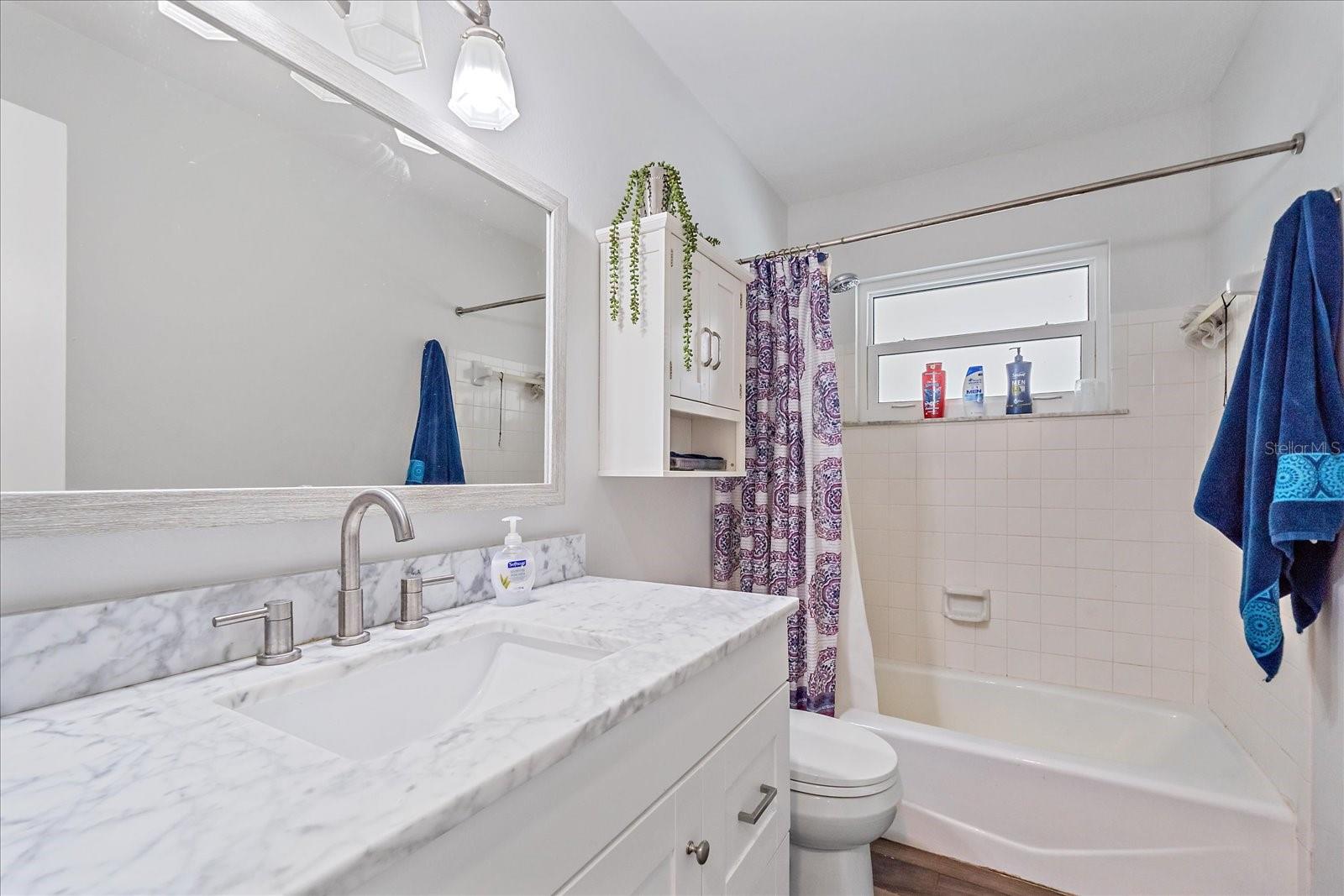 3247 WOODMONT DR, SARASOTA, FL, 34232