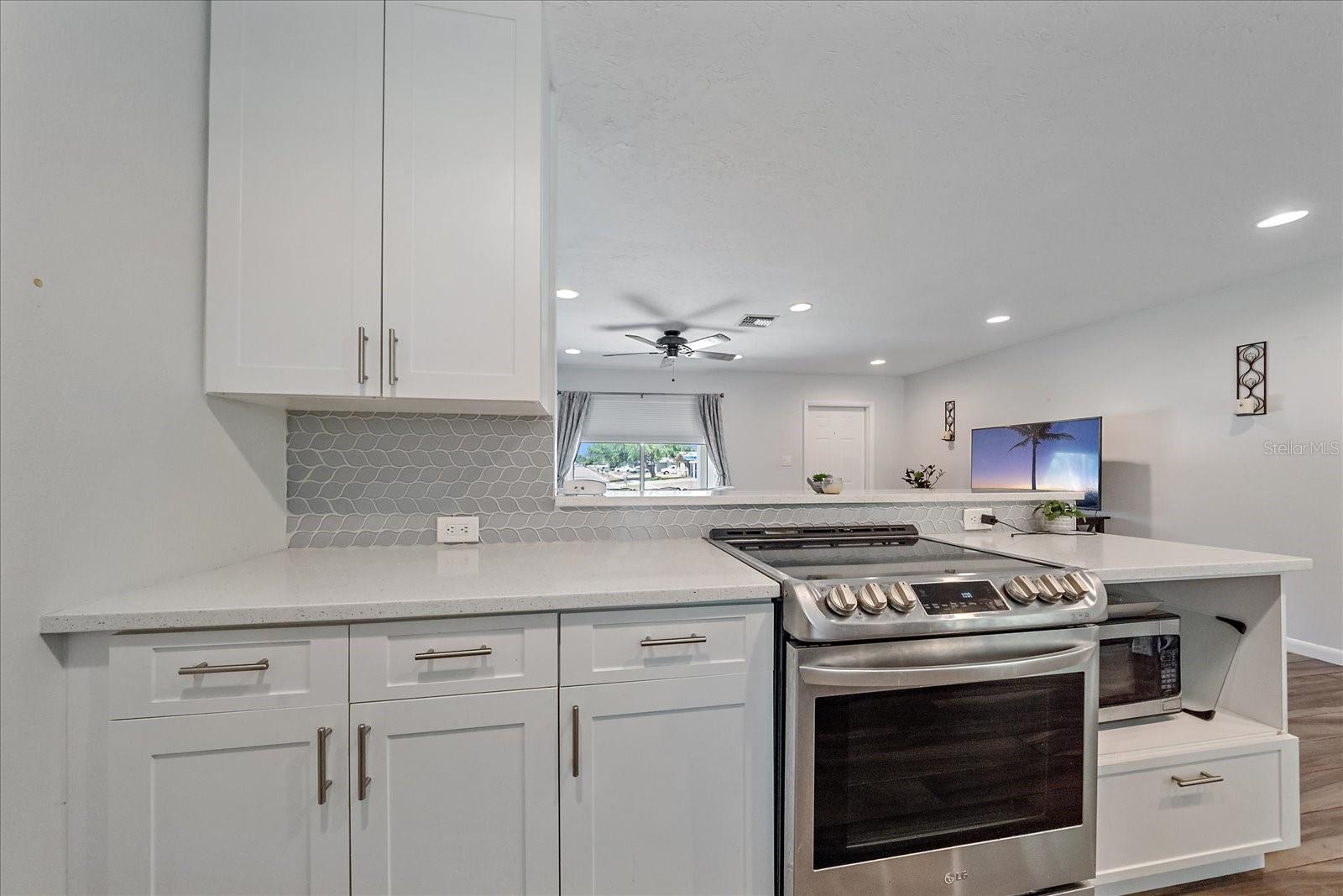 3247 WOODMONT DR, SARASOTA, FL, 34232