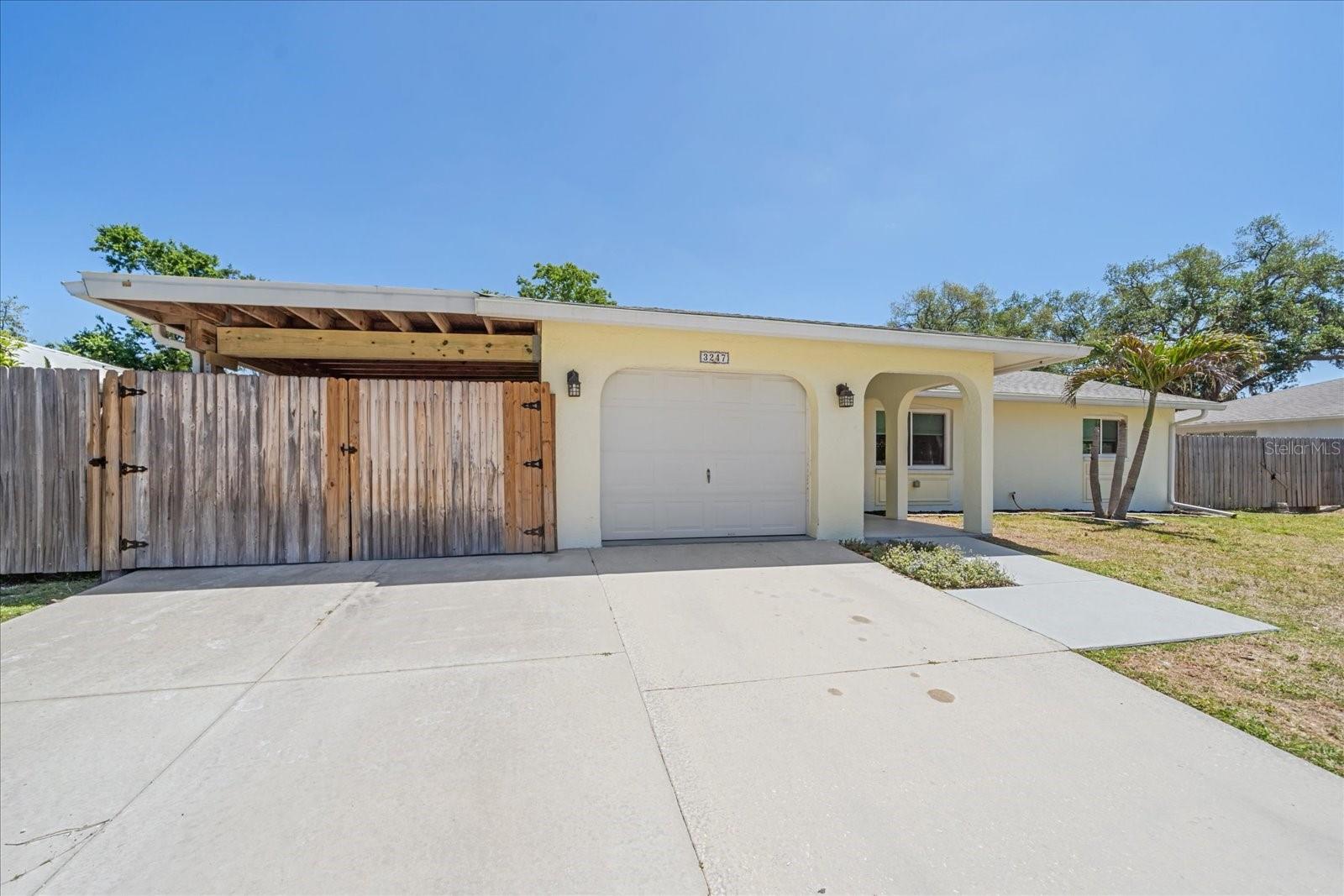 3247 WOODMONT DR, SARASOTA, FL, 34232