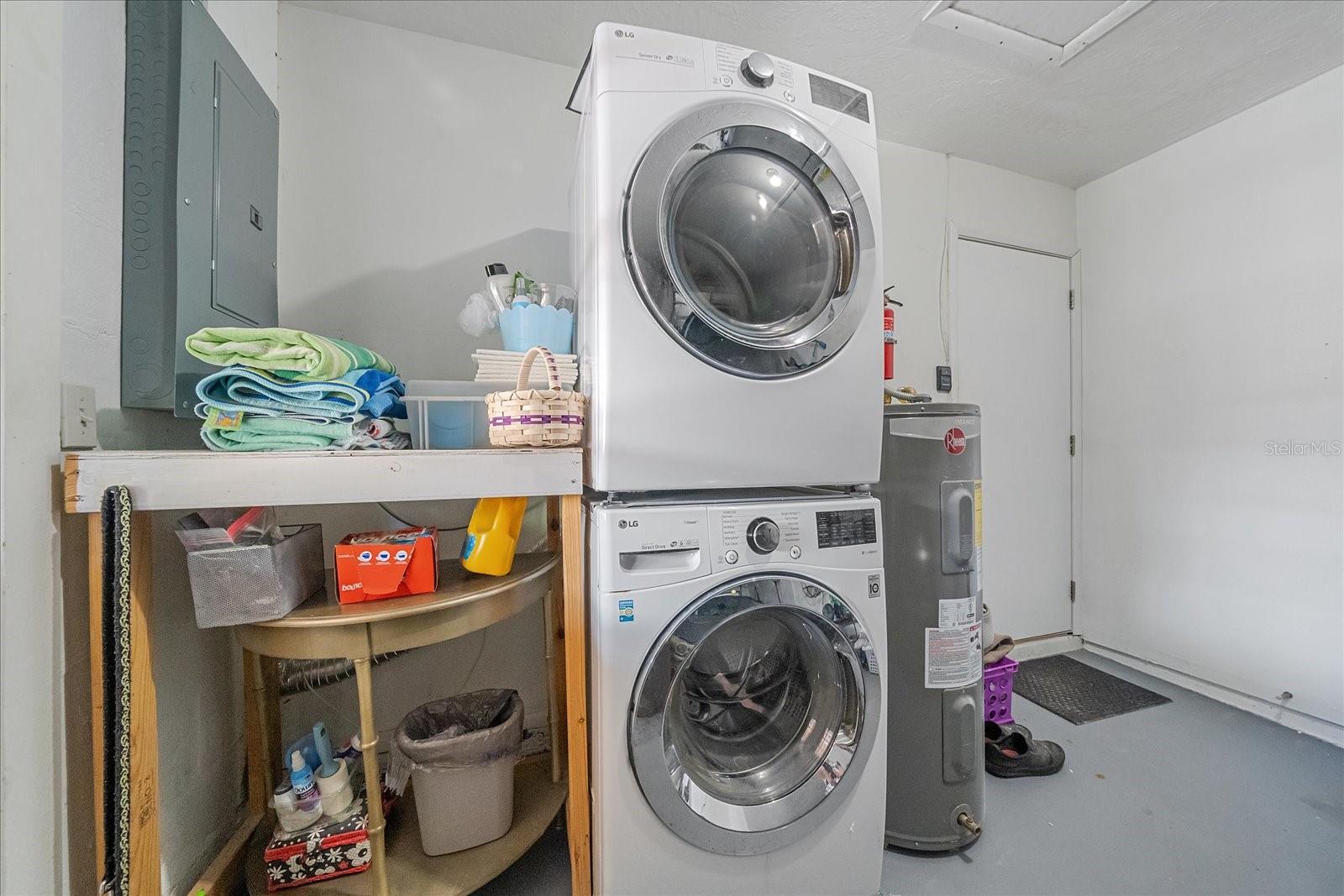 3247 WOODMONT DR, SARASOTA, FL, 34232