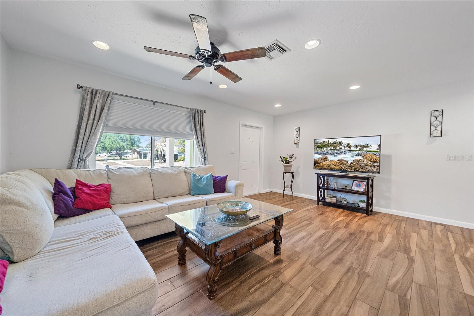 3247 WOODMONT DR, SARASOTA, FL, 34232