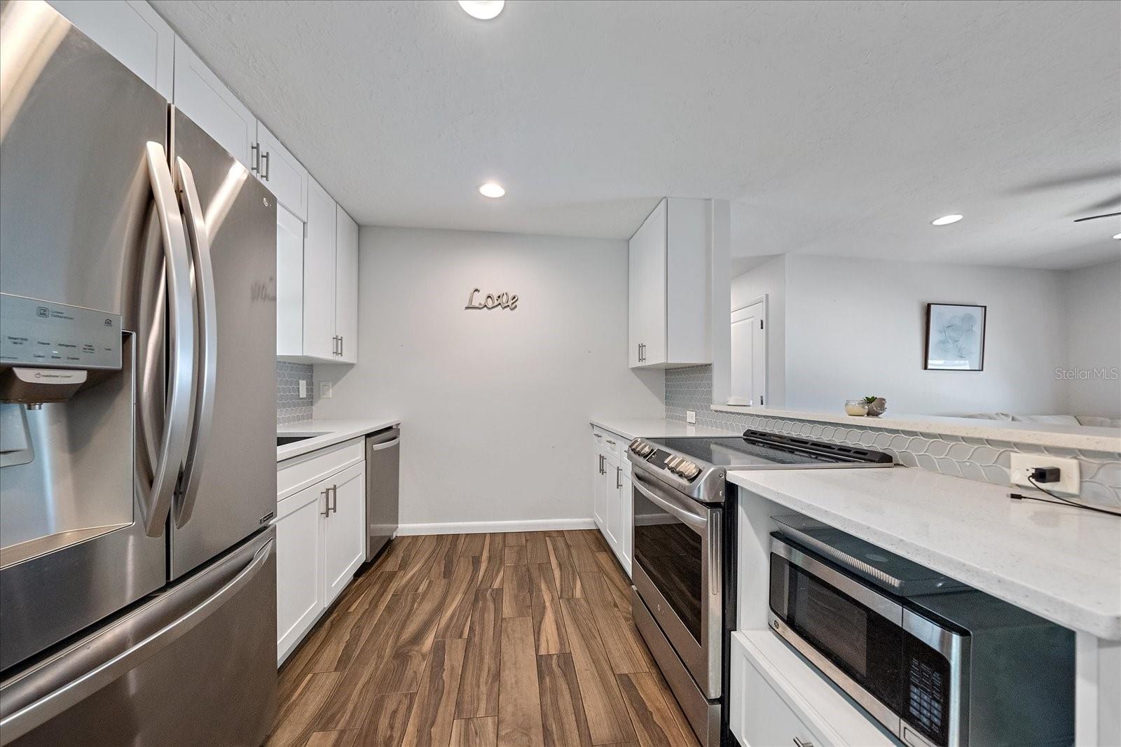 3247 WOODMONT DR, SARASOTA, FL, 34232