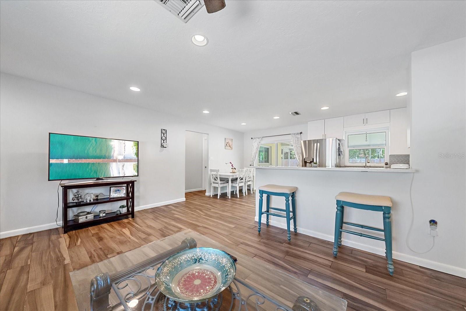 3247 WOODMONT DR, SARASOTA, FL, 34232