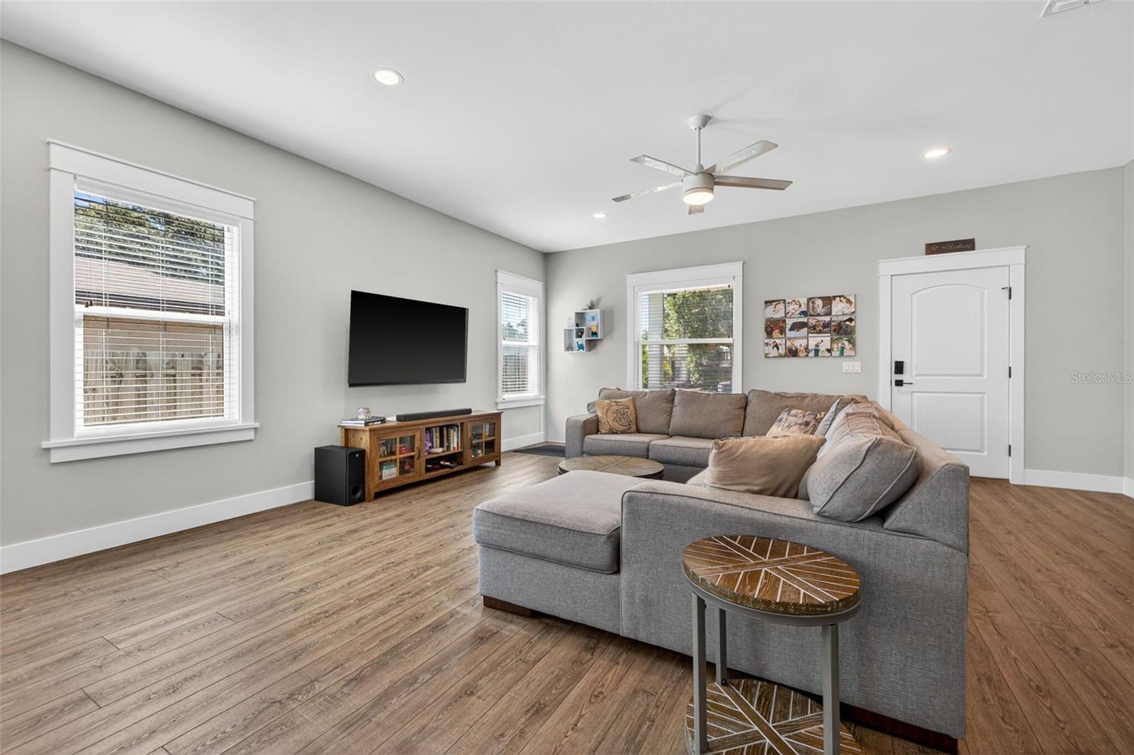 1137 55TH AVE N, ST PETERSBURG, FL, 33703