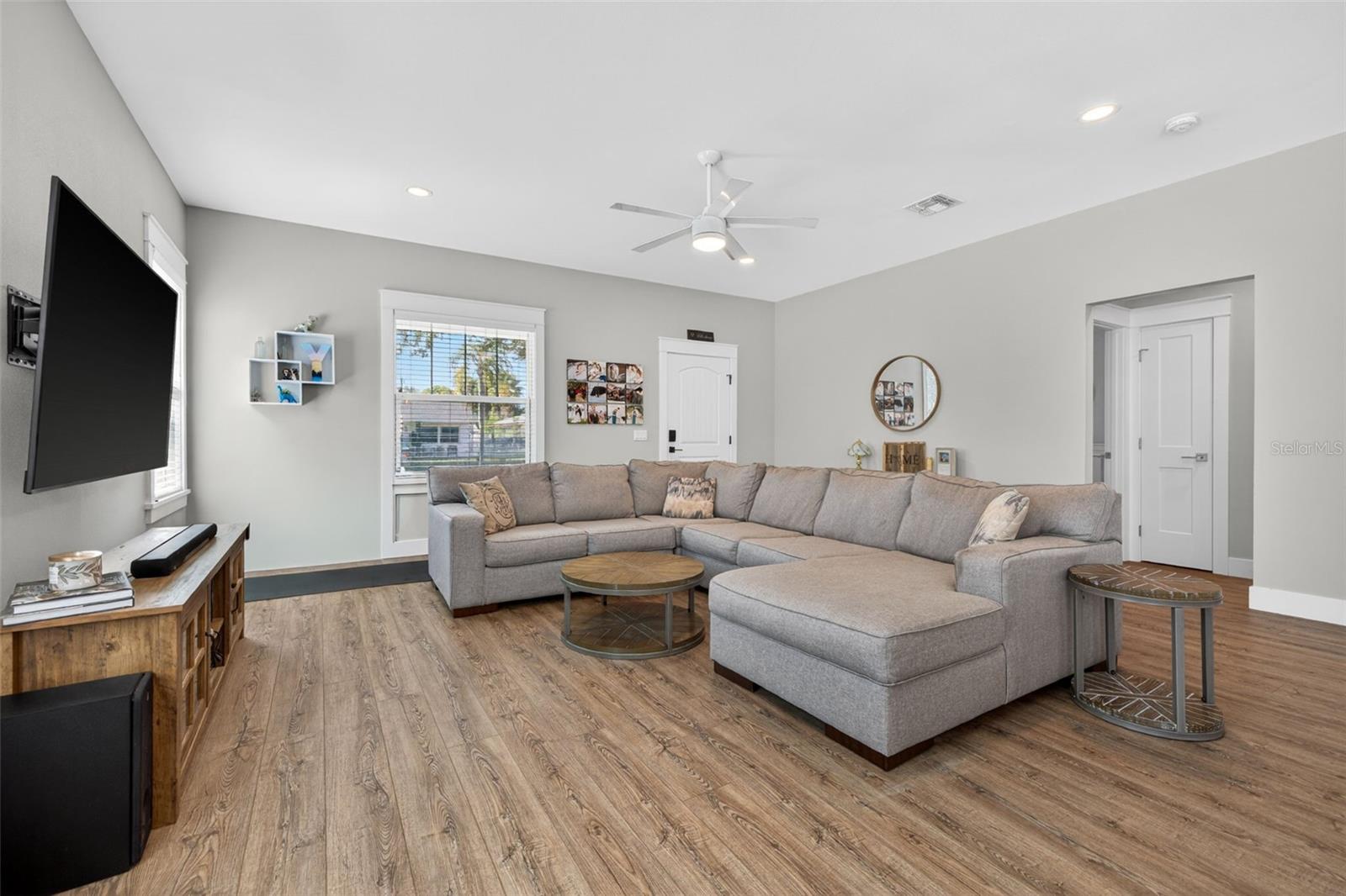 1137 55TH AVE N, ST PETERSBURG, FL, 33703