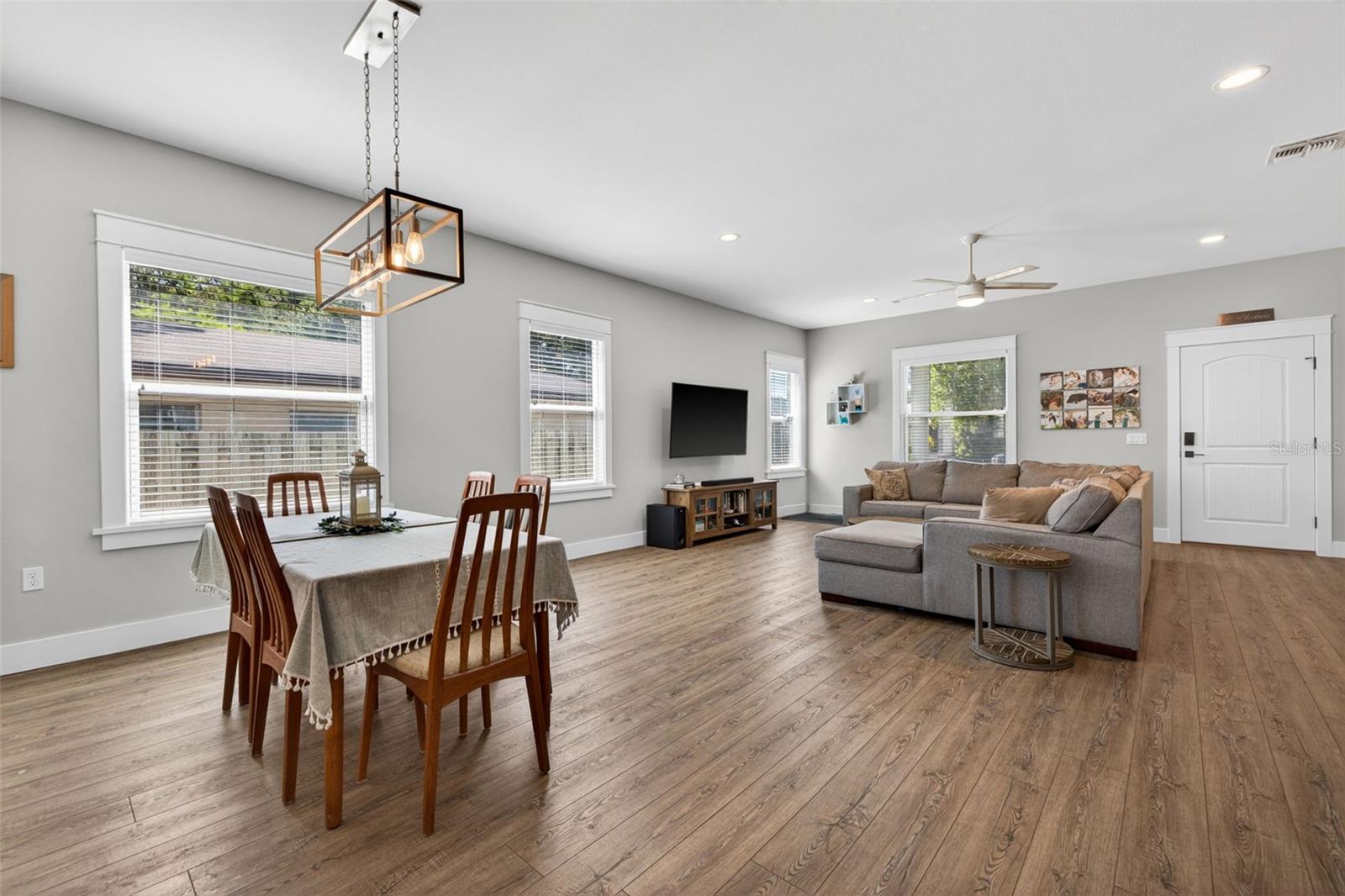 1137 55TH AVE N, ST PETERSBURG, FL, 33703