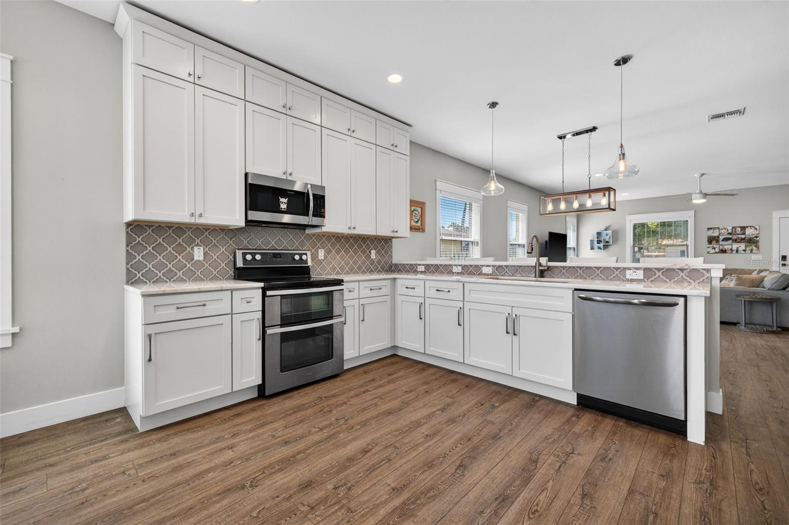 1137 55TH AVE N, ST PETERSBURG, FL, 33703