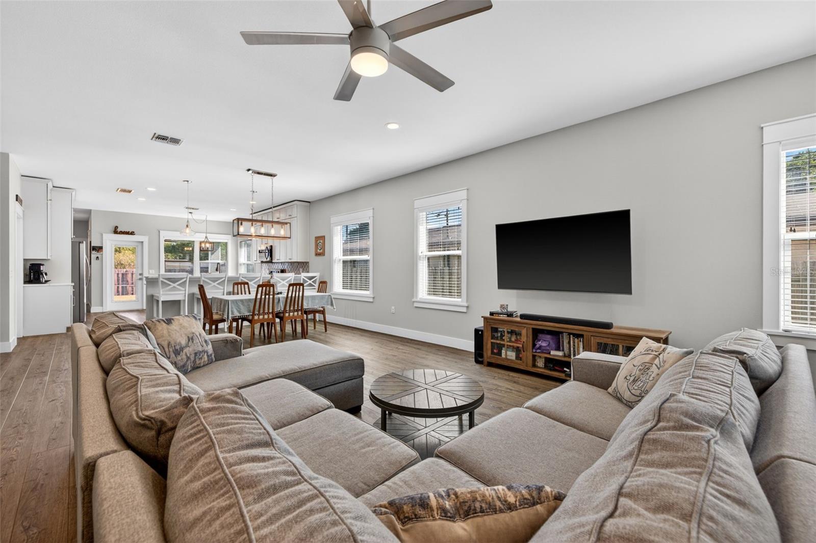 1137 55TH AVE N, ST PETERSBURG, FL, 33703