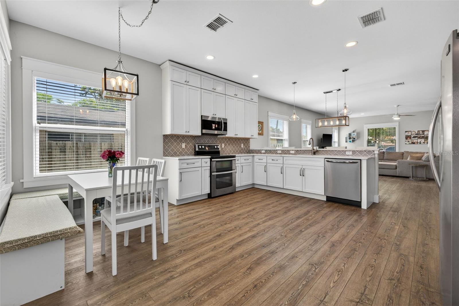 1137 55TH AVE N, ST PETERSBURG, FL, 33703