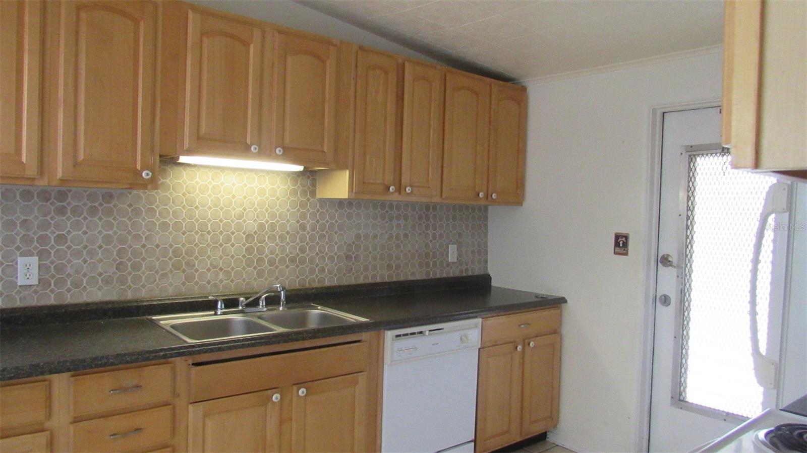 2211 EMORY AVE, BRADENTON, FL, 34207