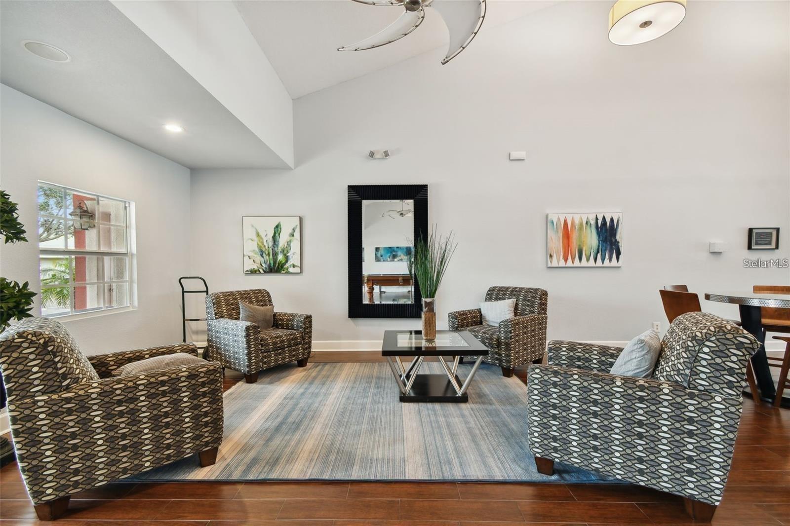 3873 POMPANO DR SE #B, ST PETERSBURG, FL, 33705