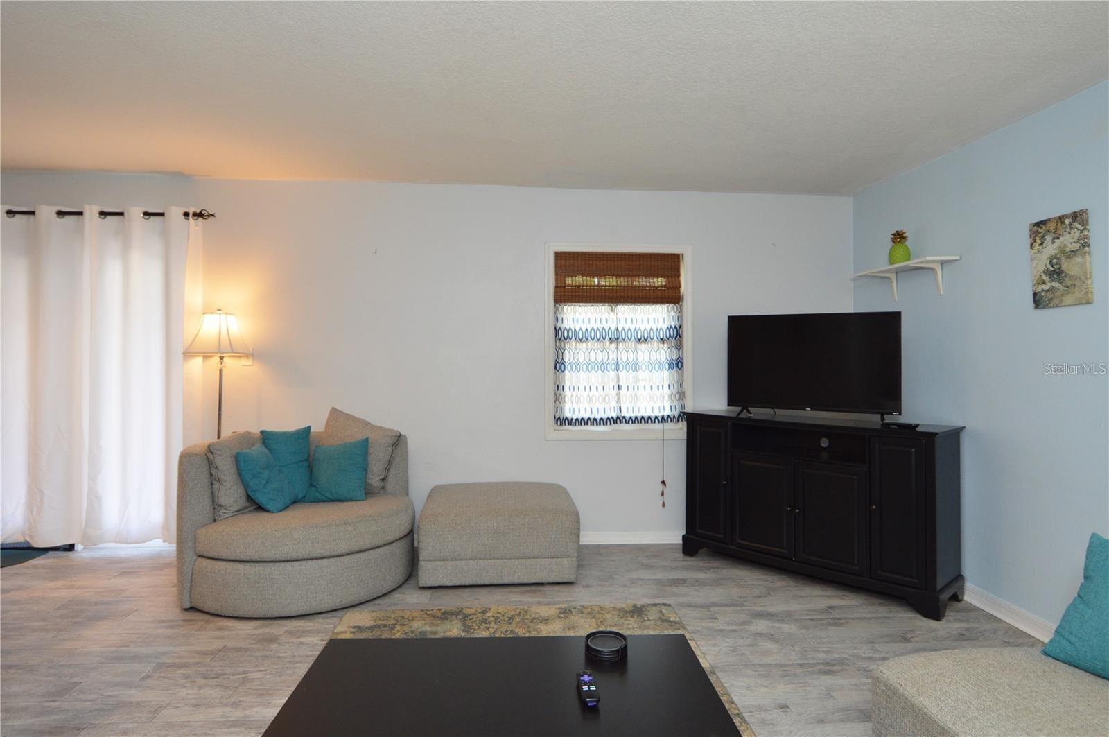 3873 POMPANO DR SE #B, ST PETERSBURG, FL, 33705