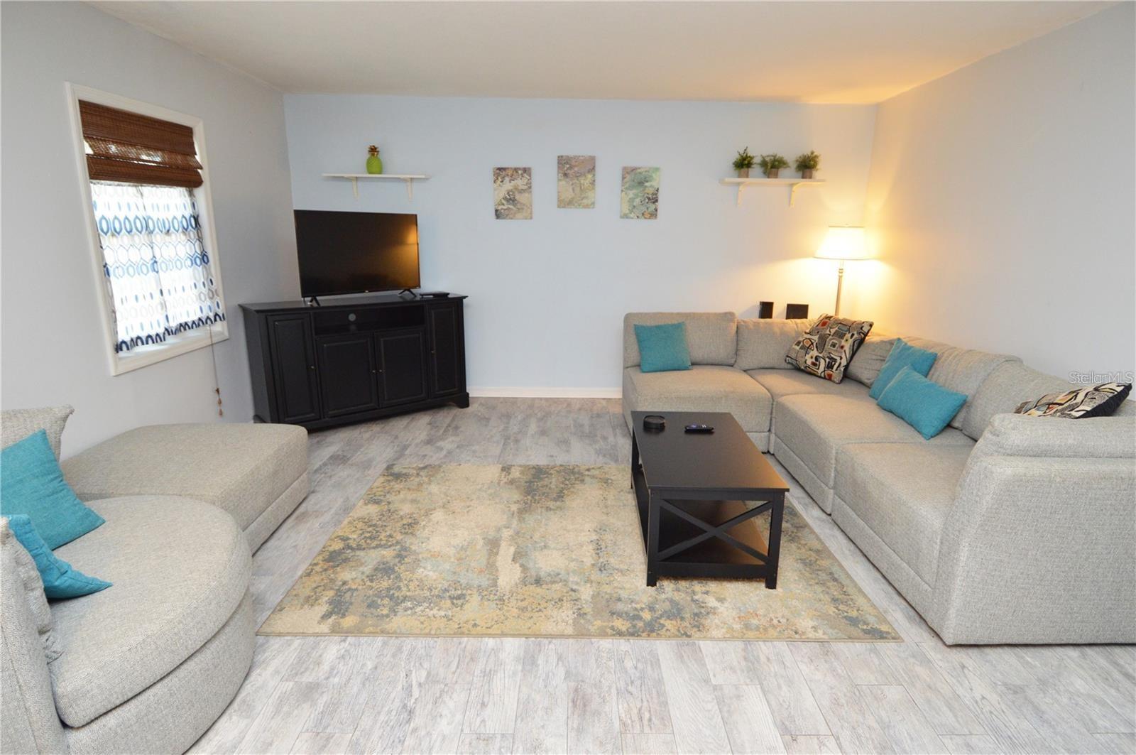 3873 POMPANO DR SE #B, ST PETERSBURG, FL, 33705