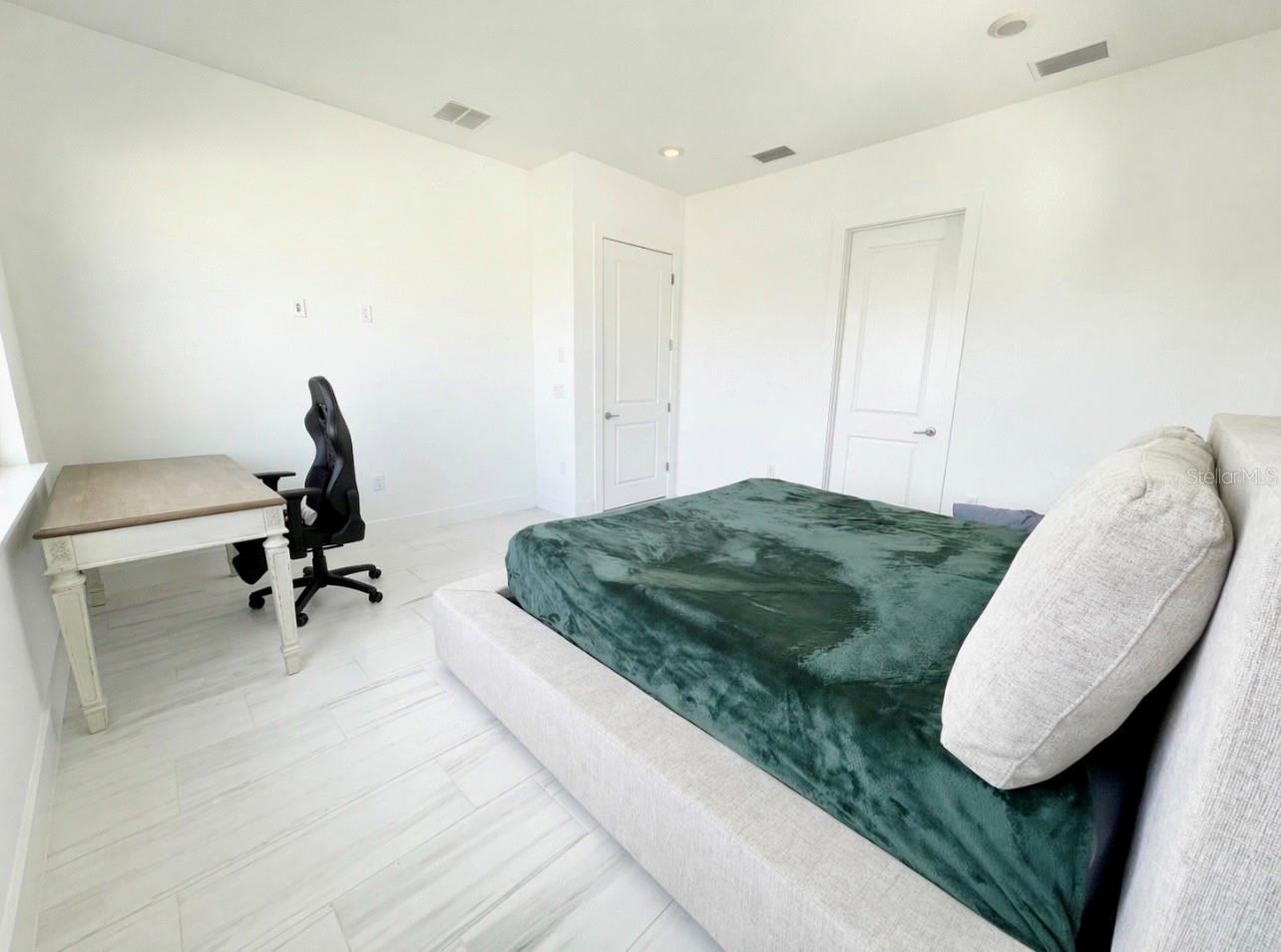 8486 IVY STARK BLVD, WESLEY CHAPEL, FL, 33545