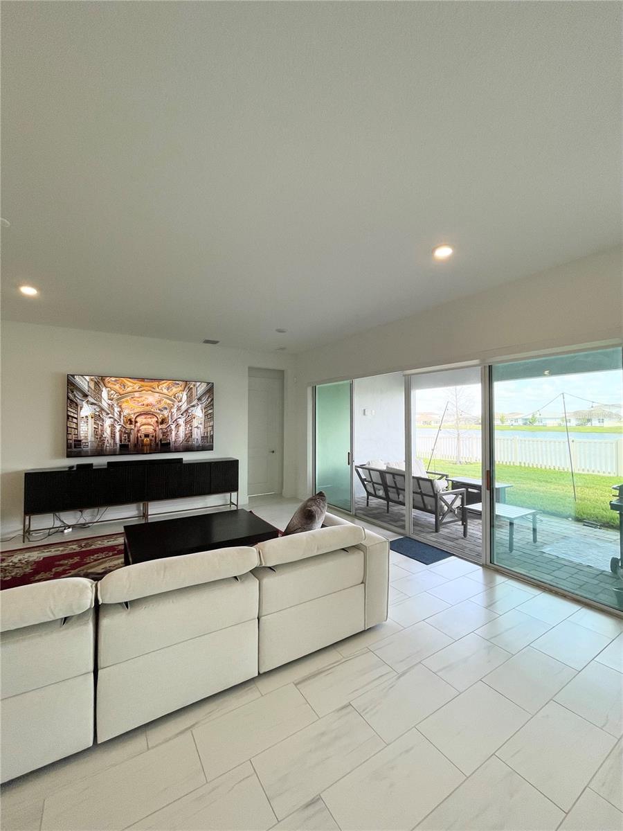 8486 IVY STARK BLVD, WESLEY CHAPEL, FL, 33545