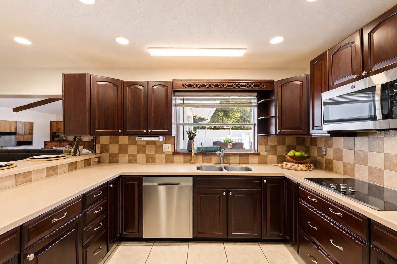 6477 33RD AVE N, ST PETERSBURG, FL, 33710