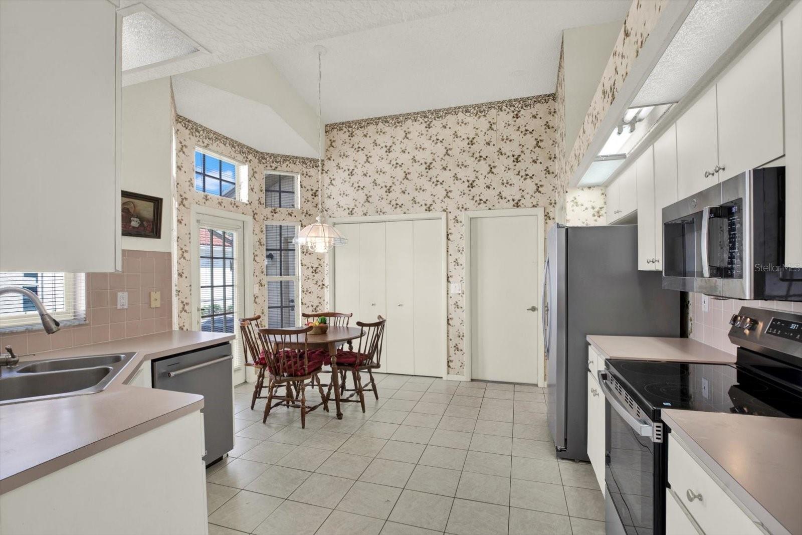 9131 RHETT LN, WEEKI WACHEE, FL, 34613