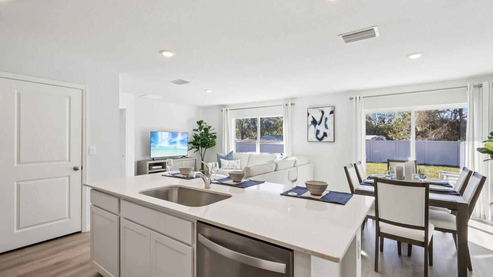 1116 MARITIME FOREST AVE, RUSKIN, FL, 33570