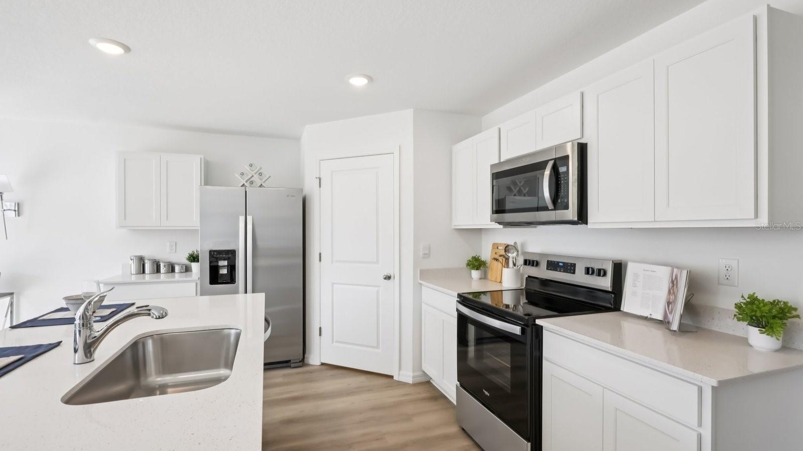 1116 MARITIME FOREST AVE, RUSKIN, FL, 33570