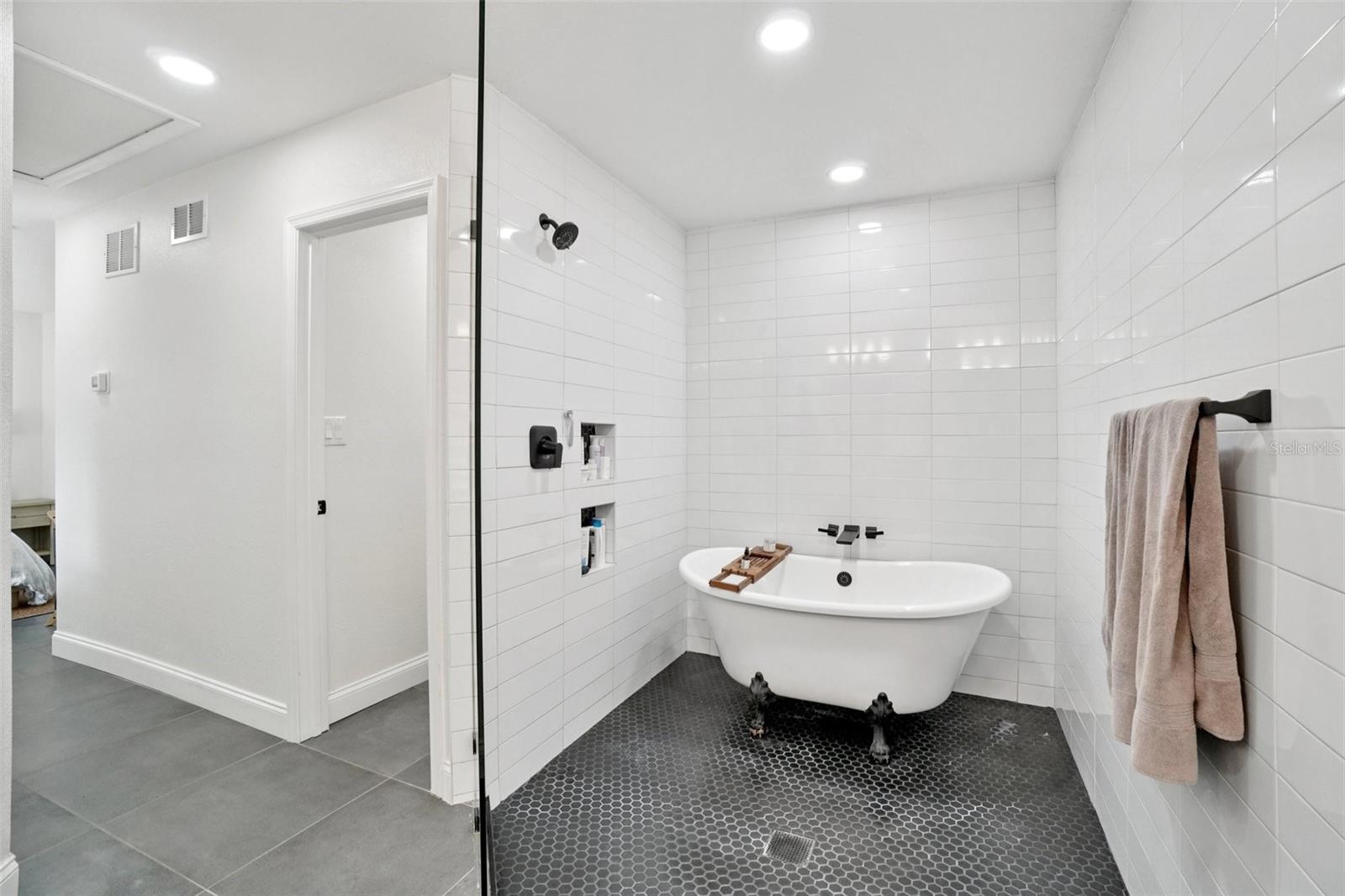 3007 N WOODROW AVE, TAMPA, FL, 33603