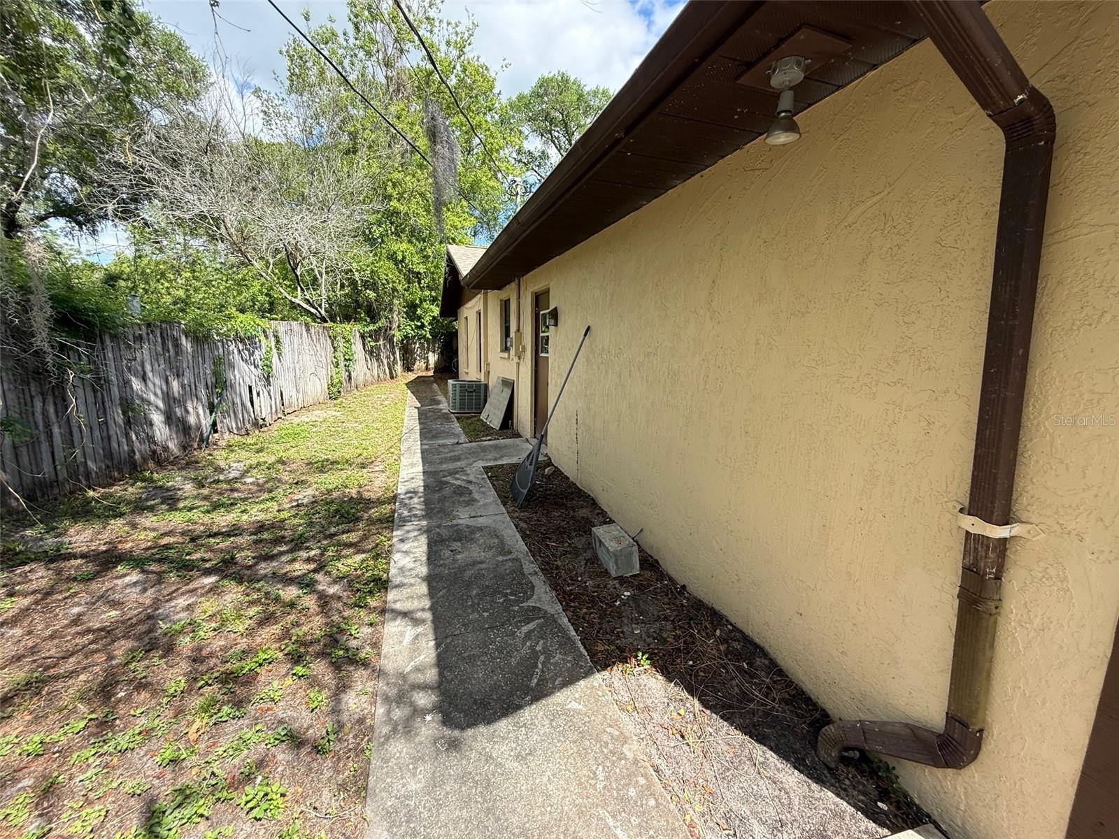 5072 LAKEWOOD DR, DADE CITY, FL, 33523