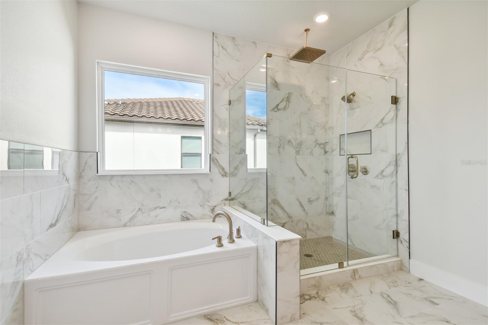 915 W VIRGINIA AVE, TAMPA, FL, 33603