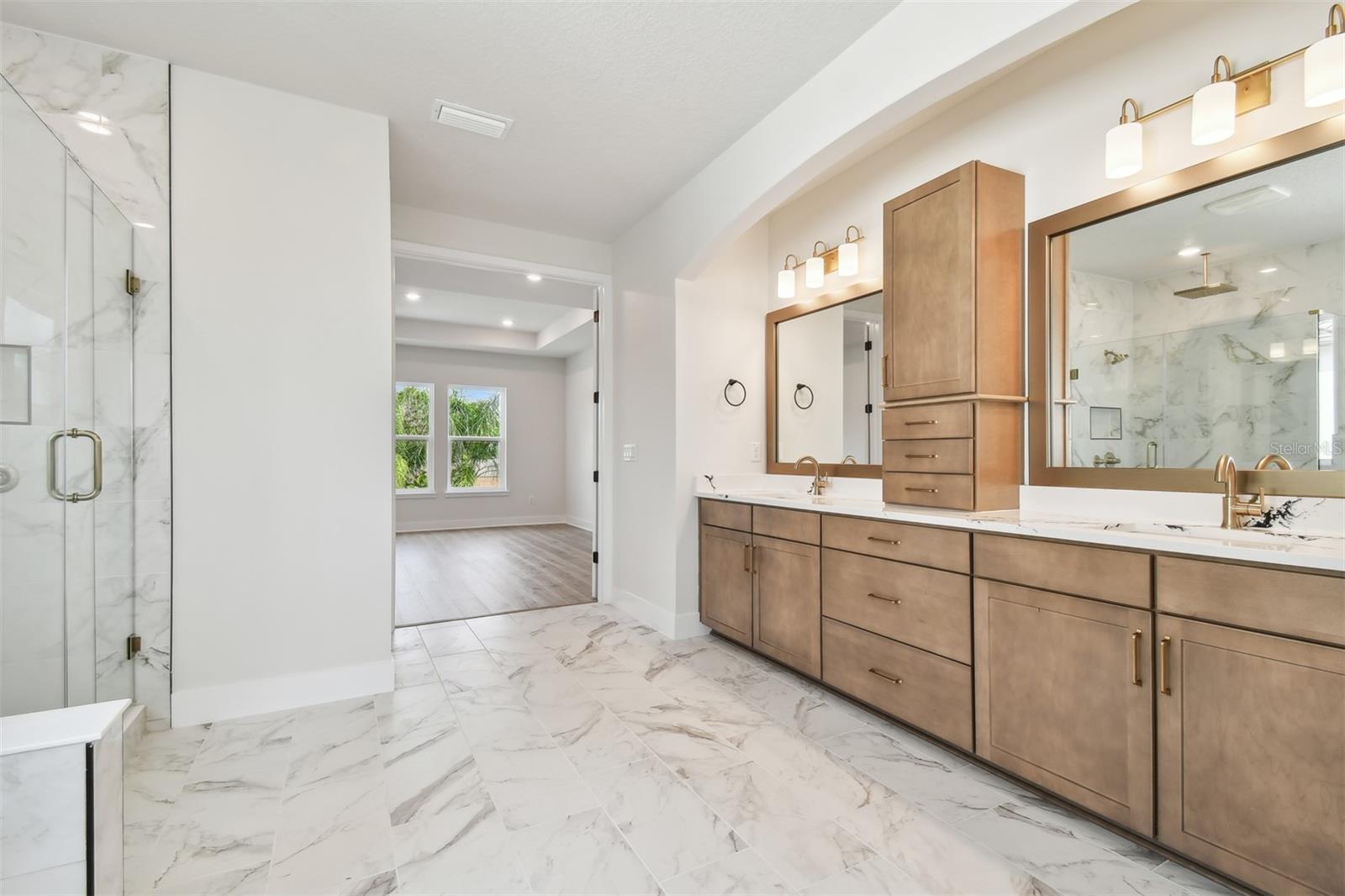 915 W VIRGINIA AVE, TAMPA, FL, 33603