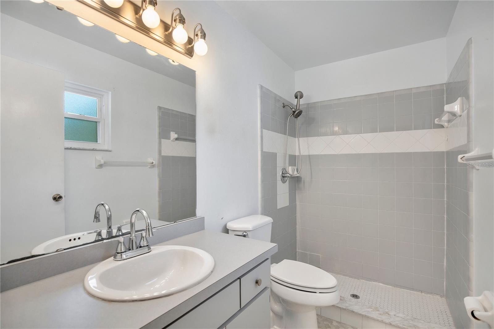 1672 BAVON DR, DELTONA, FL, 32725