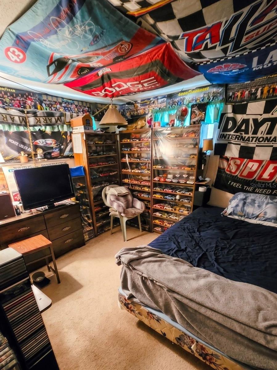 8700 58TH ST N, PINELLAS PARK, FL, 33782