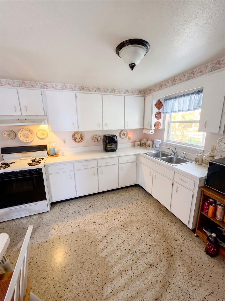 8700 58TH ST N, PINELLAS PARK, FL, 33782