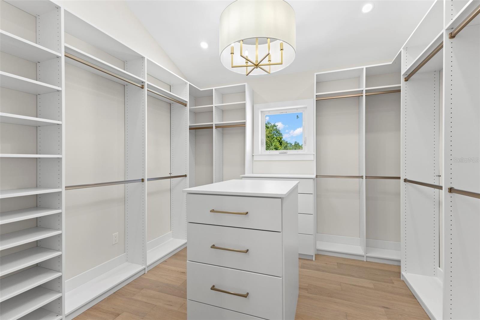 1100 8TH ST N, ST PETERSBURG, FL, 33701