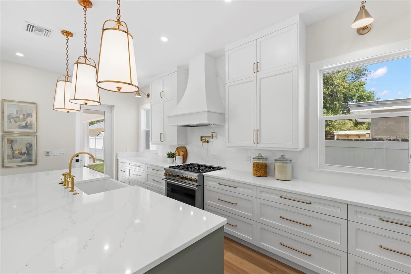 1100 8TH ST N, ST PETERSBURG, FL, 33701