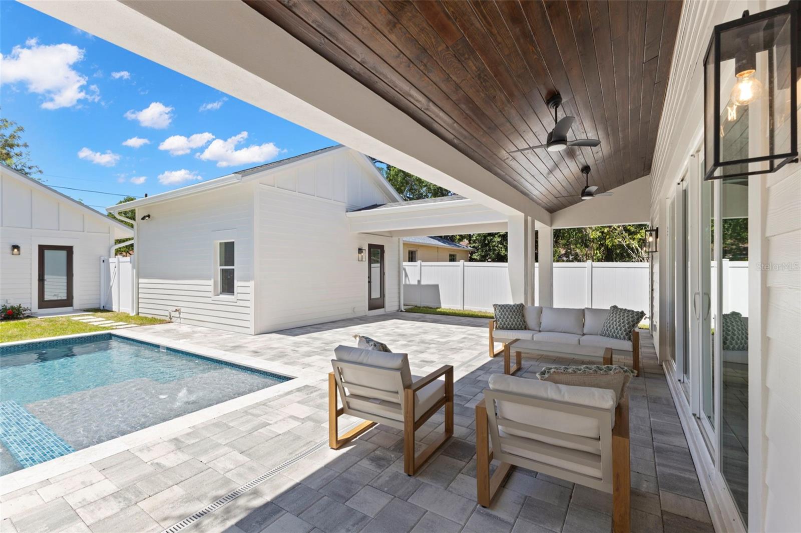 1100 8TH ST N, ST PETERSBURG, FL, 33701