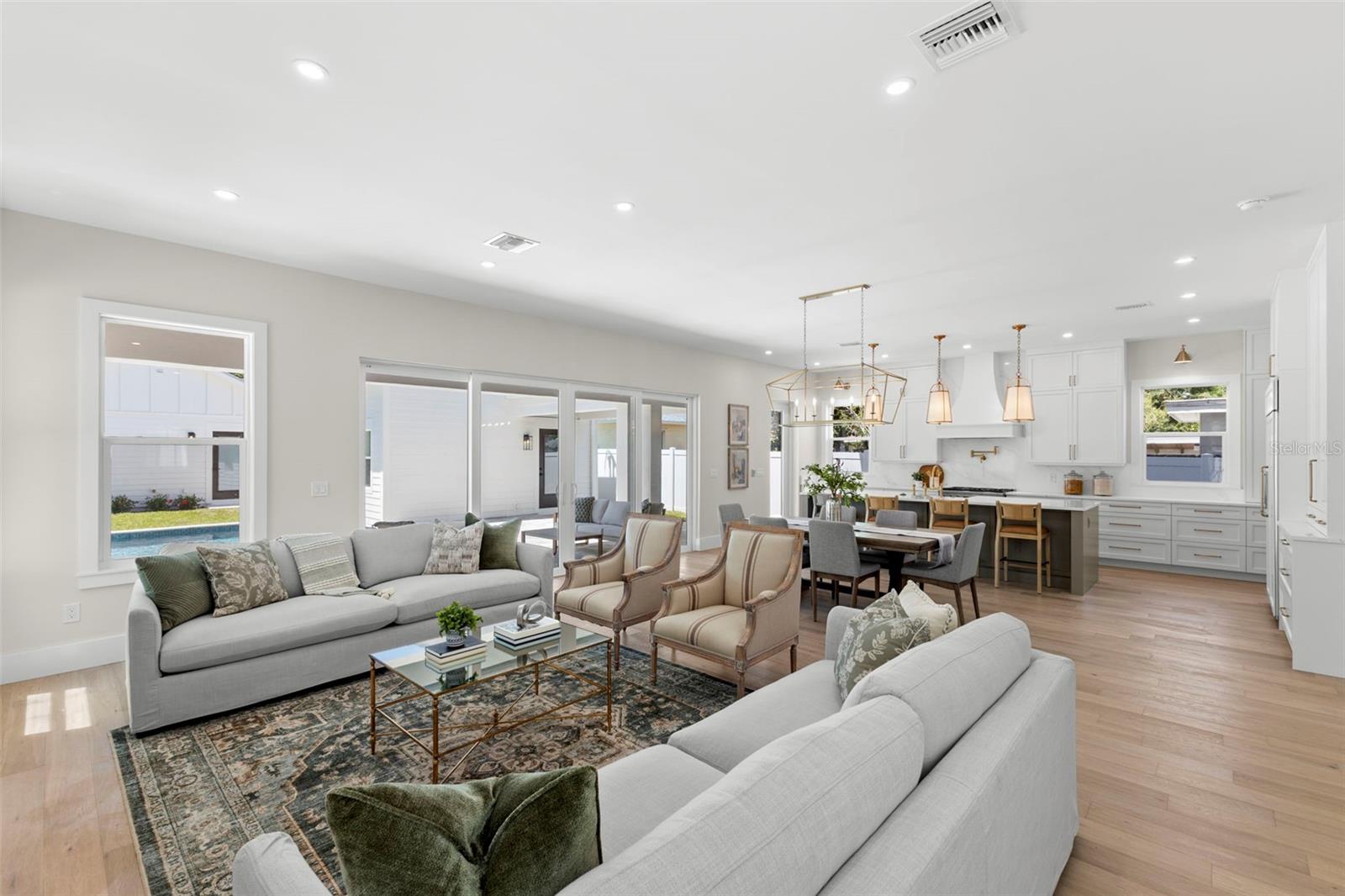 1100 8TH ST N, ST PETERSBURG, FL, 33701