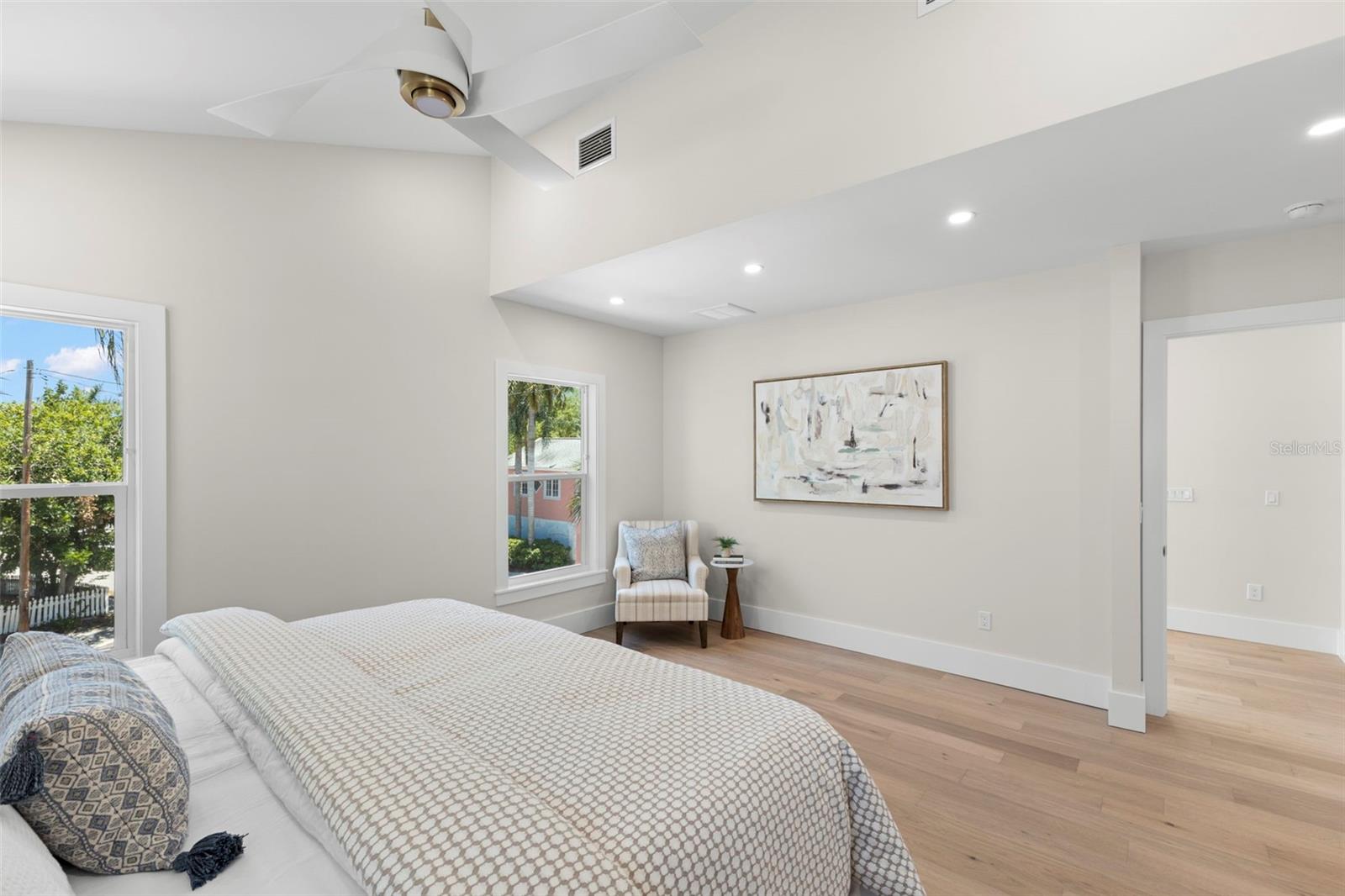 1100 8TH ST N, ST PETERSBURG, FL, 33701