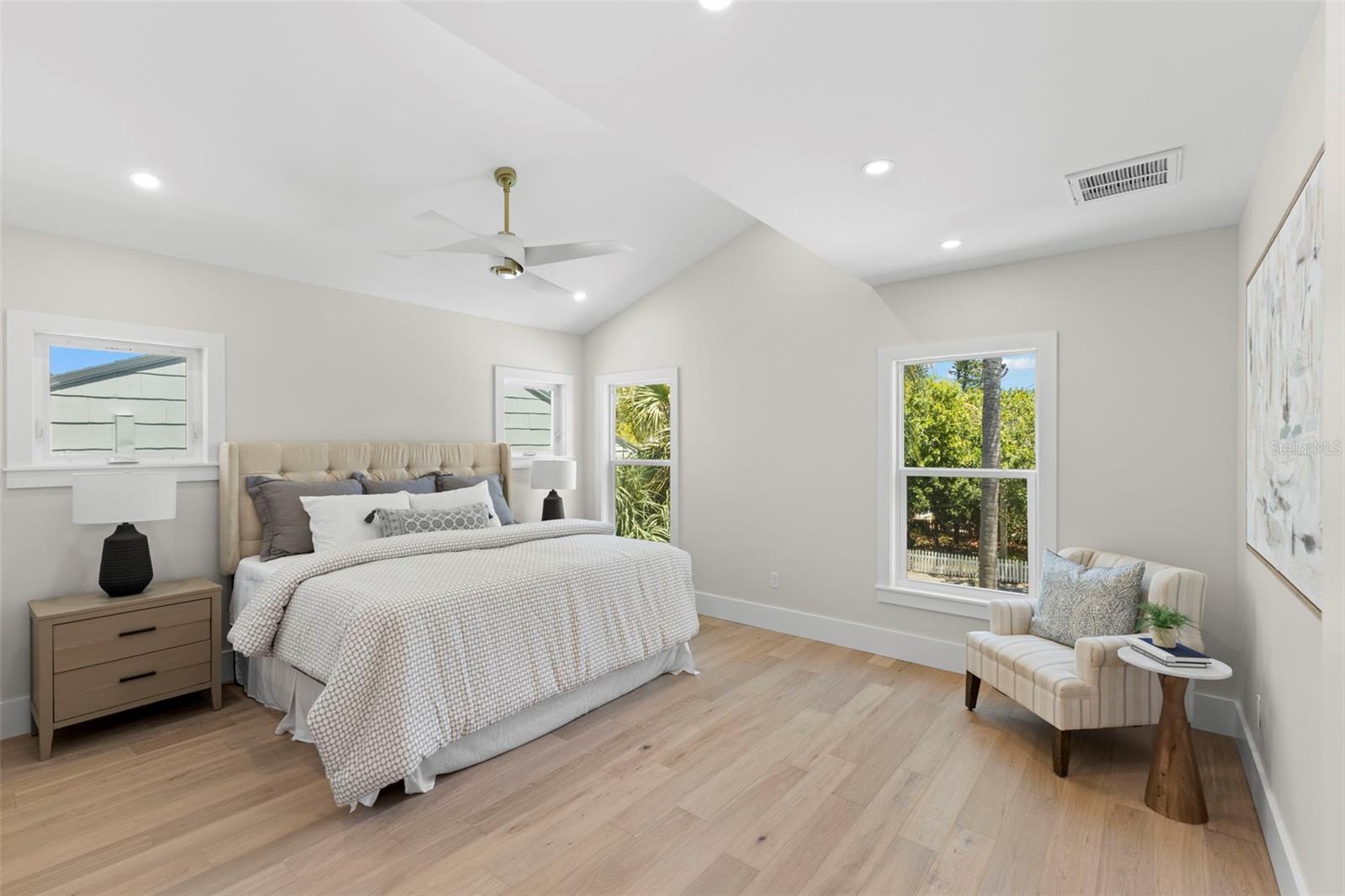 1100 8TH ST N, ST PETERSBURG, FL, 33701