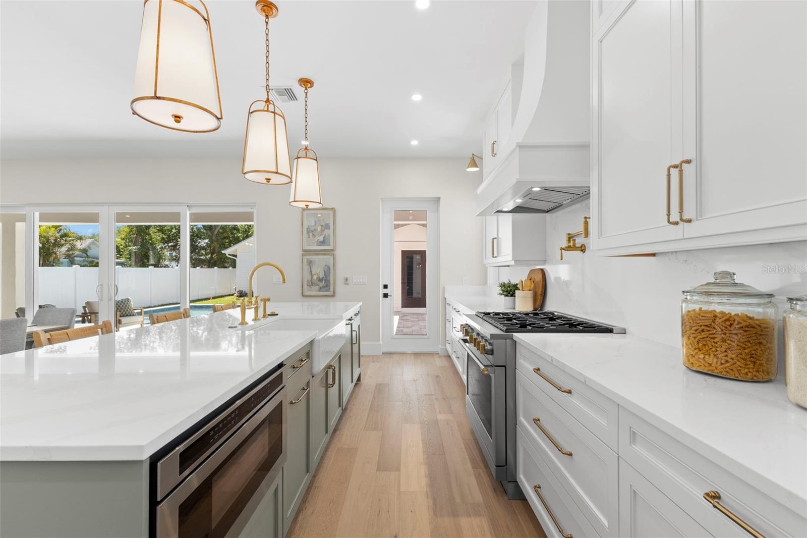 1100 8TH ST N, ST PETERSBURG, FL, 33701