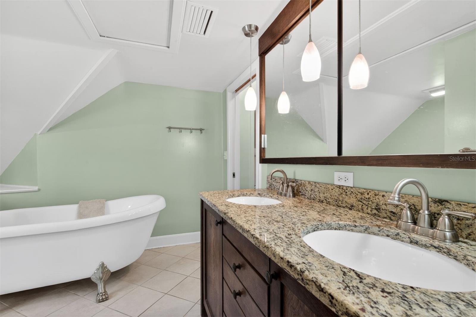 531 NE BOULEVARD, GAINESVILLE, FL, 32601