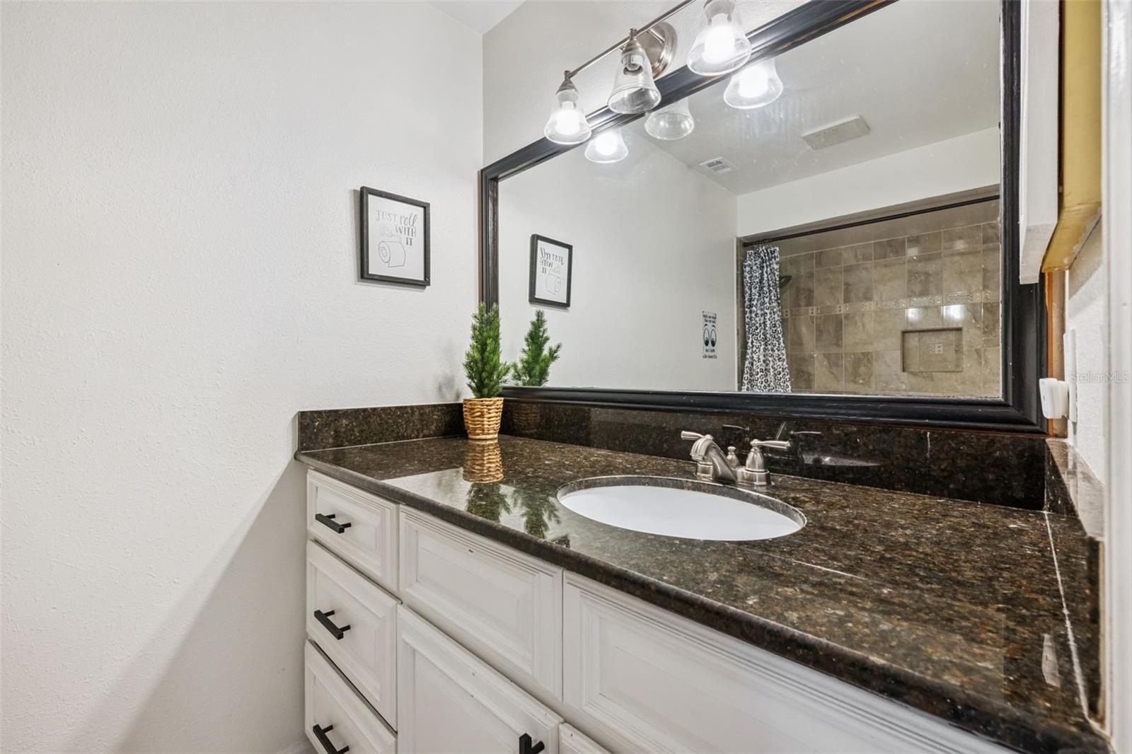 8453 MATTITUCK CIR, ORLANDO, FL, 32829