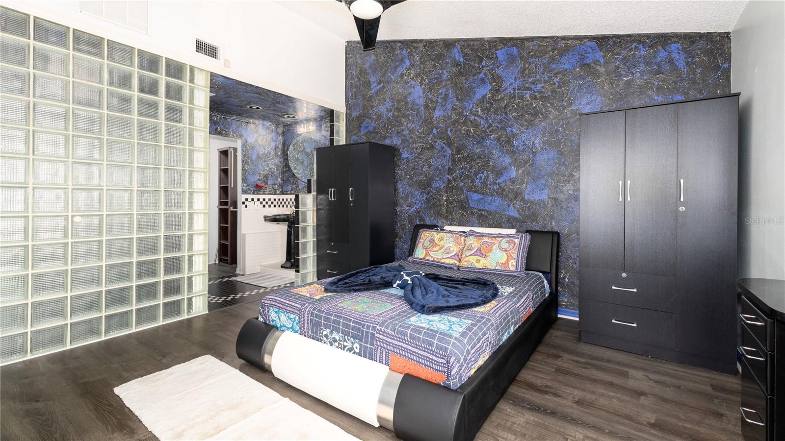 10438 SAINT TROPEZ PL, TAMPA, FL, 33615