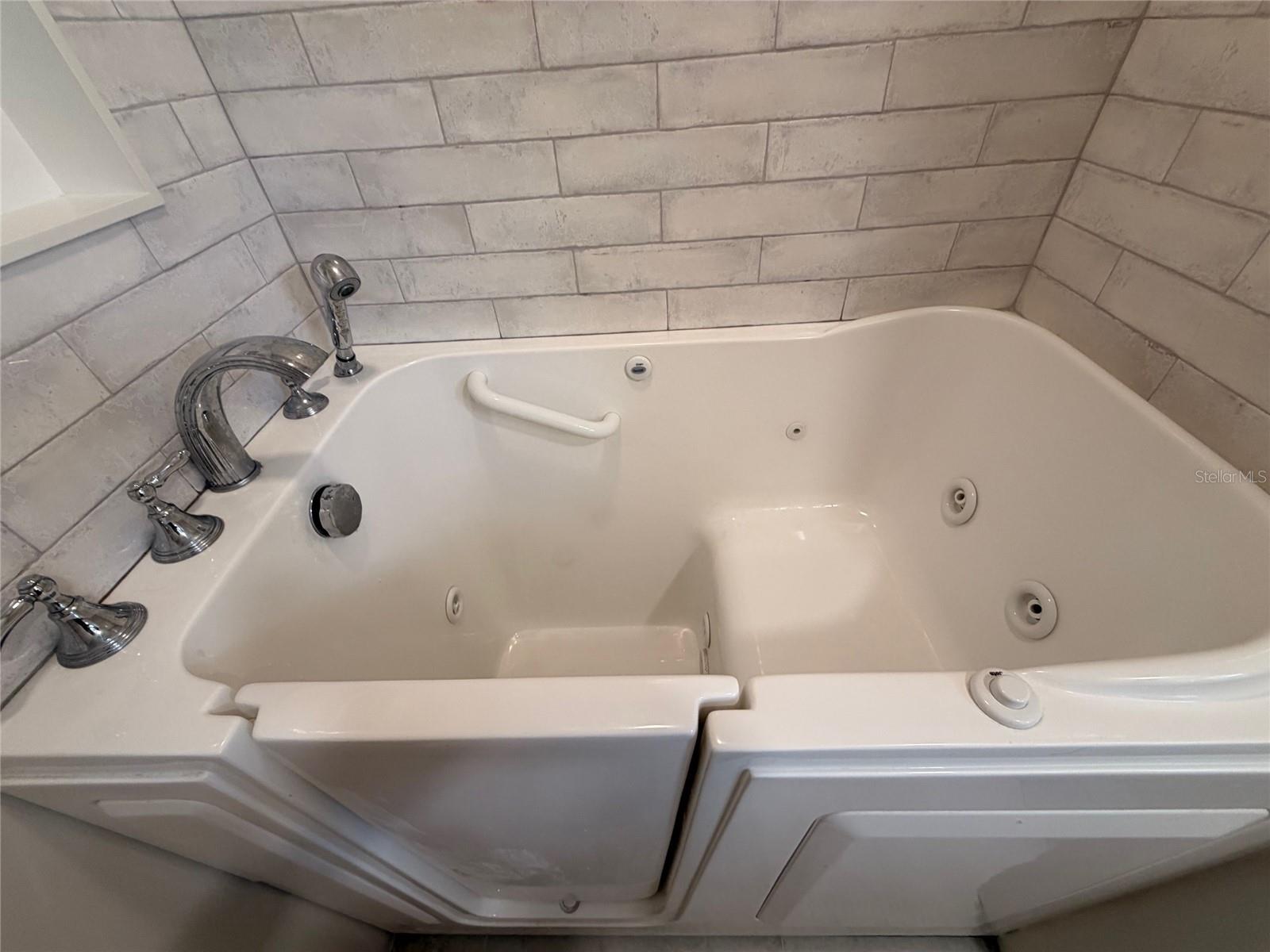 519 NORFOLK ST, DUNEDIN, FL, 34698