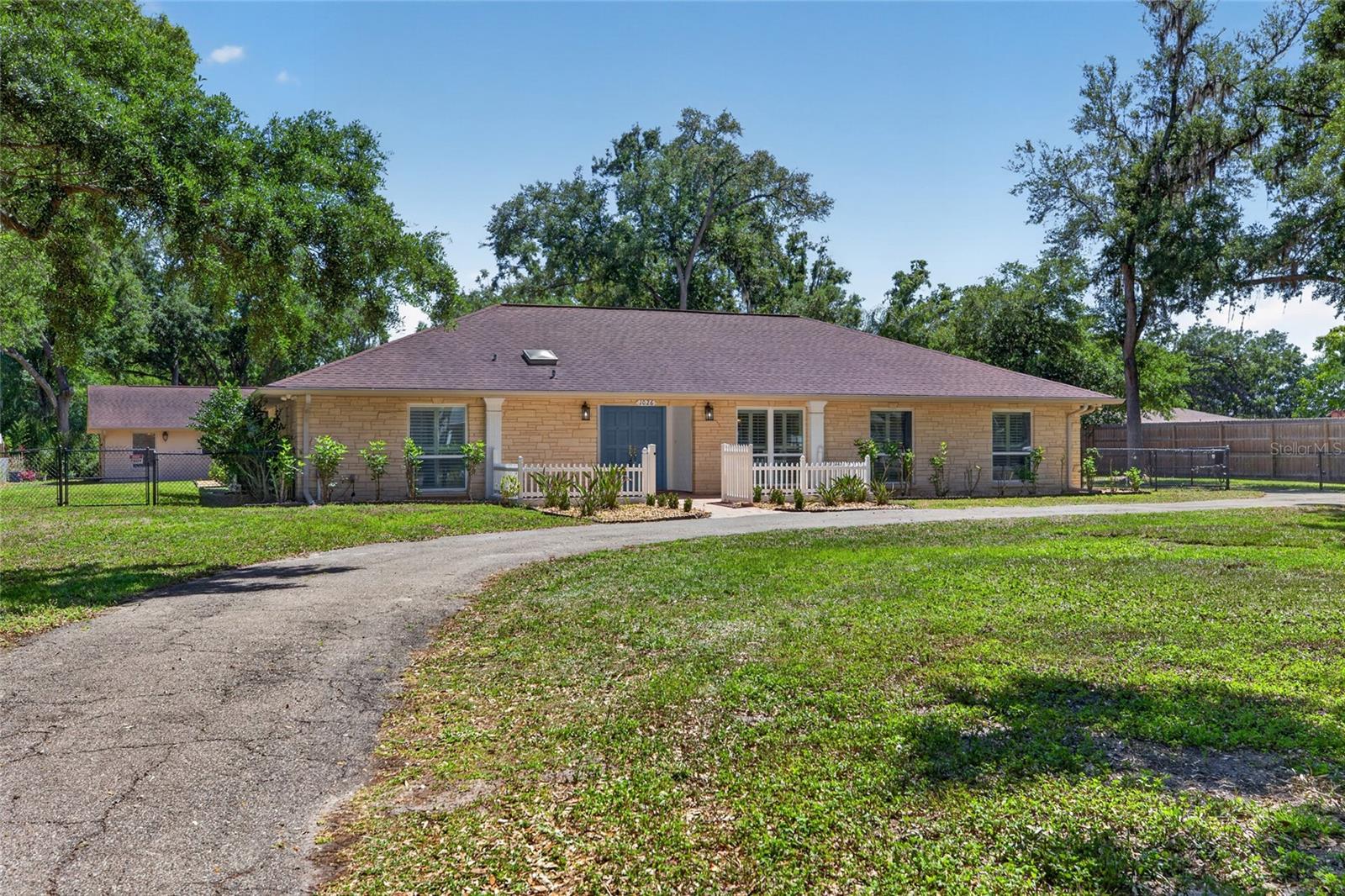 1026 CRYSTAL LAKE RD, LUTZ, FL, 33548