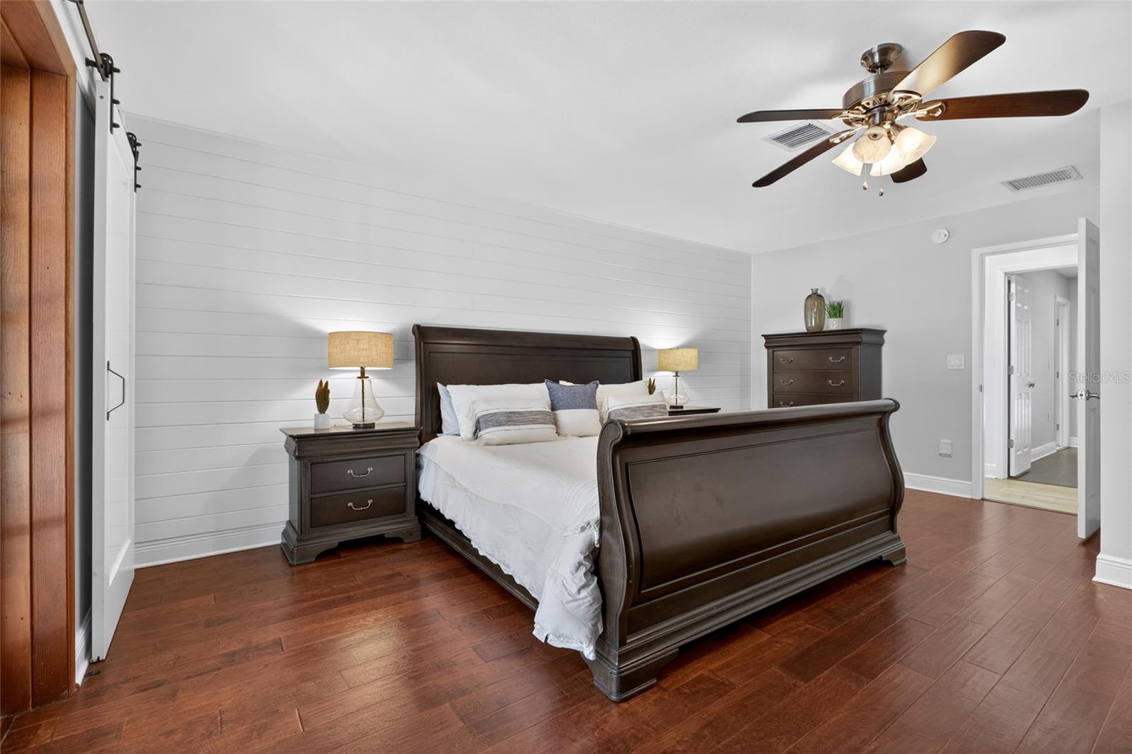 1026 CRYSTAL LAKE RD, LUTZ, FL, 33548