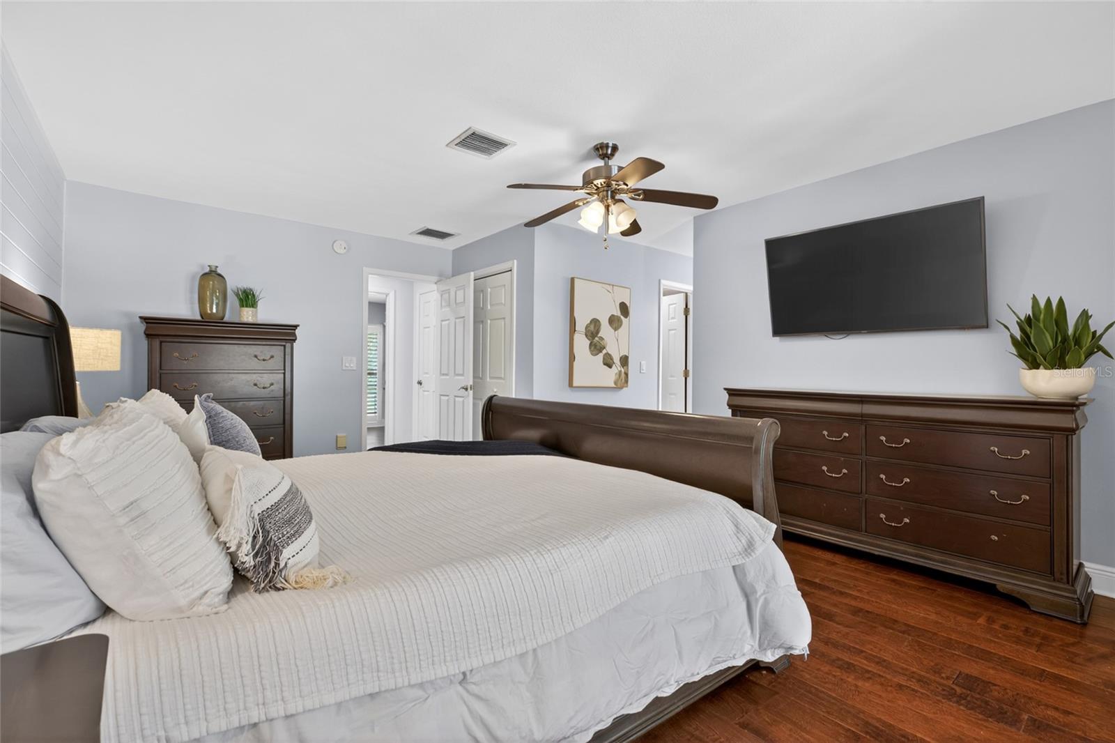 1026 CRYSTAL LAKE RD, LUTZ, FL, 33548